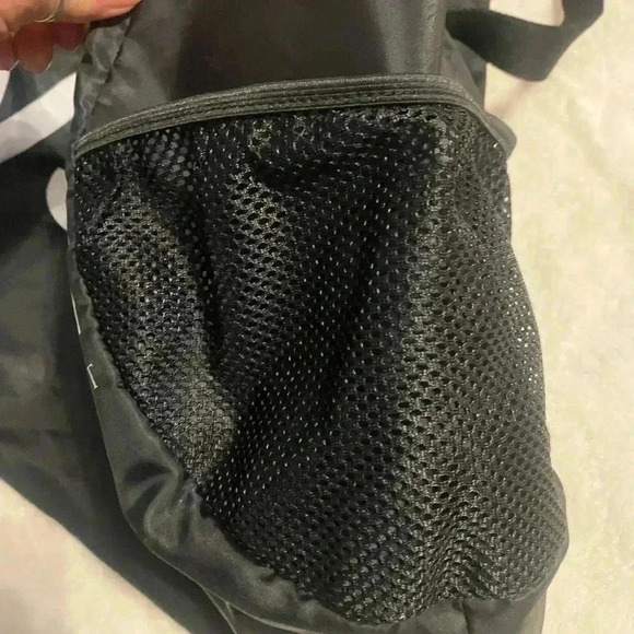 Victorias Secrets Gym Bag with mesh side pockets and straps to carry NWOT - Picture 6 of 12